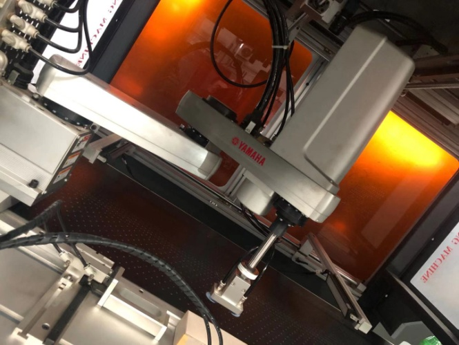 Boxpositionierungsmaschine