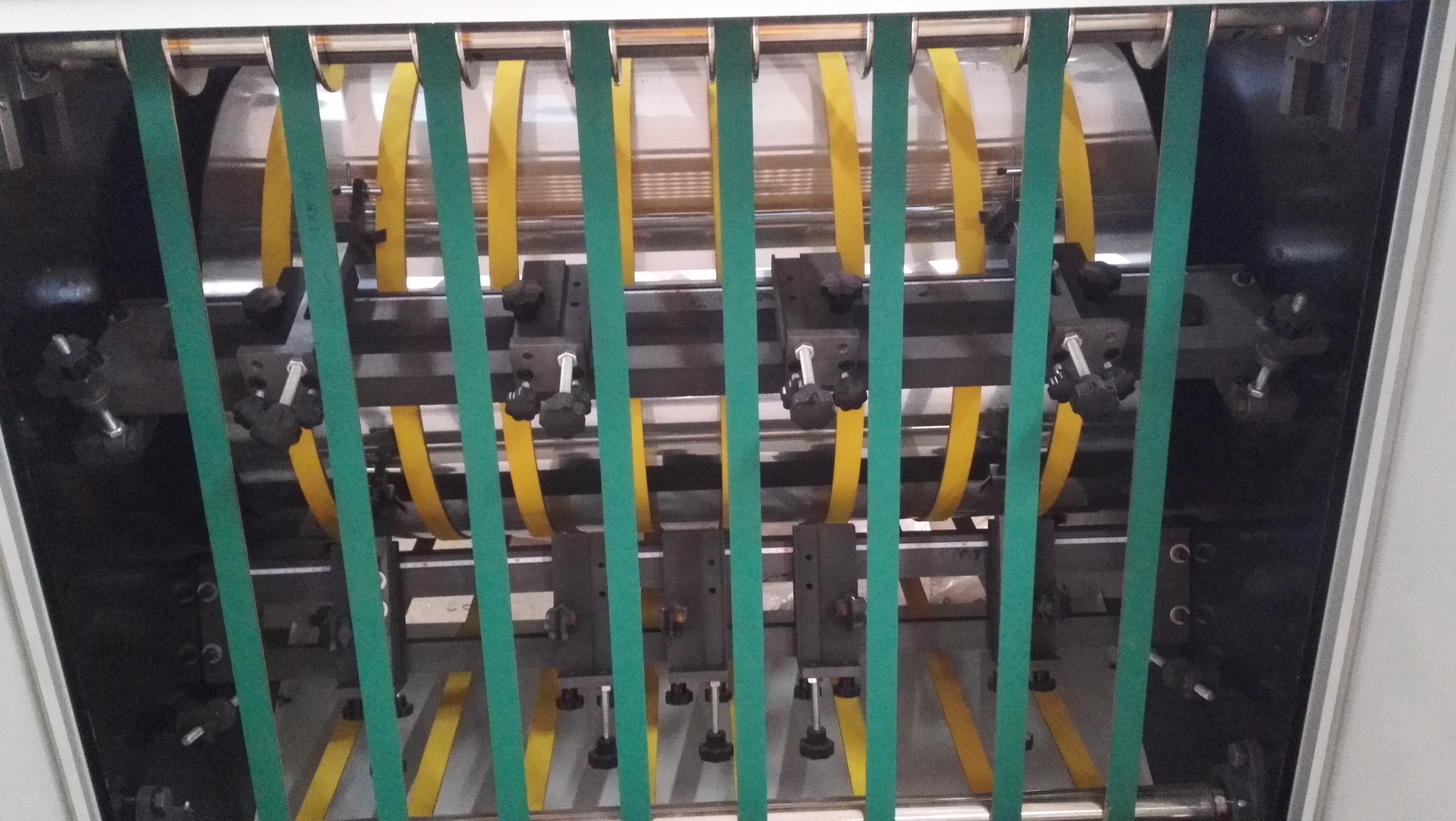 Automatische Kartonnutmaschine von V-Cutter