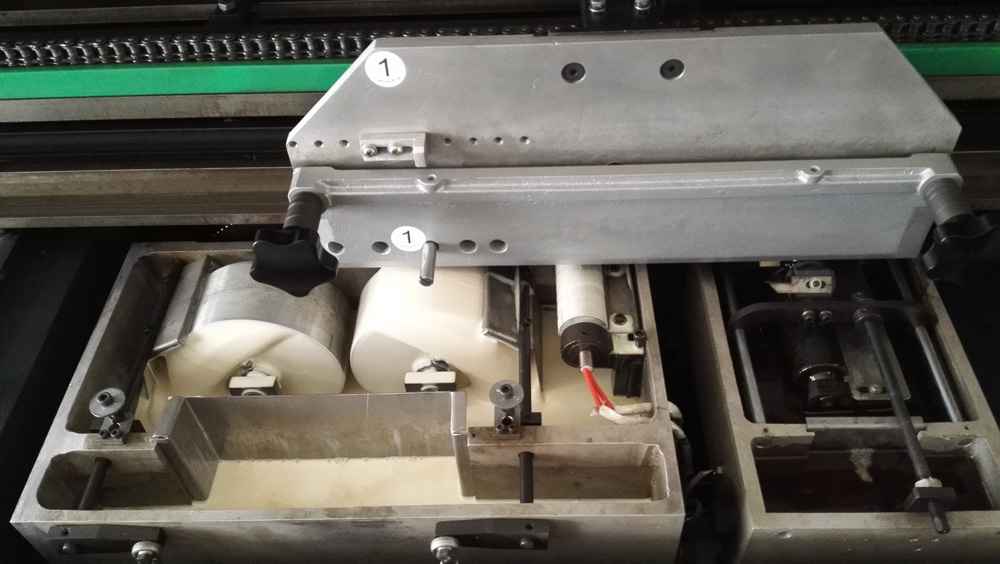 Buchbindungsmaschine mit einer Klemme