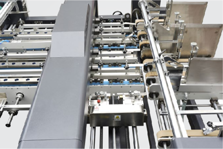 Halbautomatische Kartongluer-Maschine (Multistation)