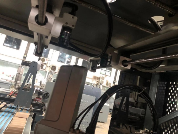 Boxpositionierungsmaschine